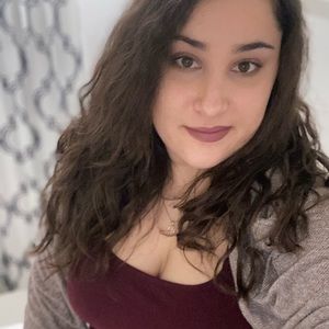 Meet your Posher, Larisa